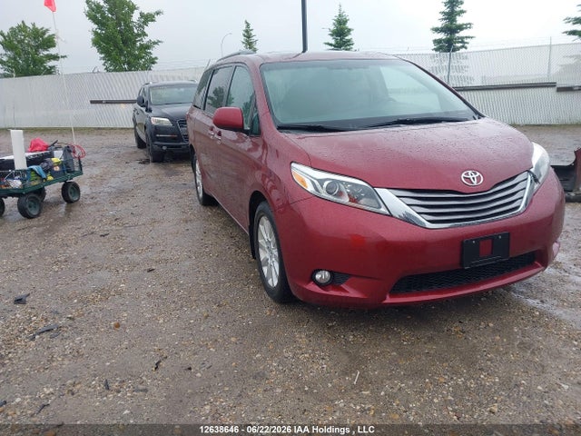 12638646 :رقم المزاد ، 5TDDK3DCXFS107158 vin ، 2015 Toyota Sienna Xle/limited مزاد بيع