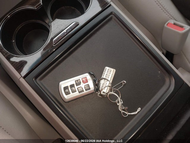 2015 Toyota Sienna Xle/limited მანქანა იყიდება აუქციონზე, vin: 5TDDK3DCXFS107158, აუქციონის ნომერი: 12638646