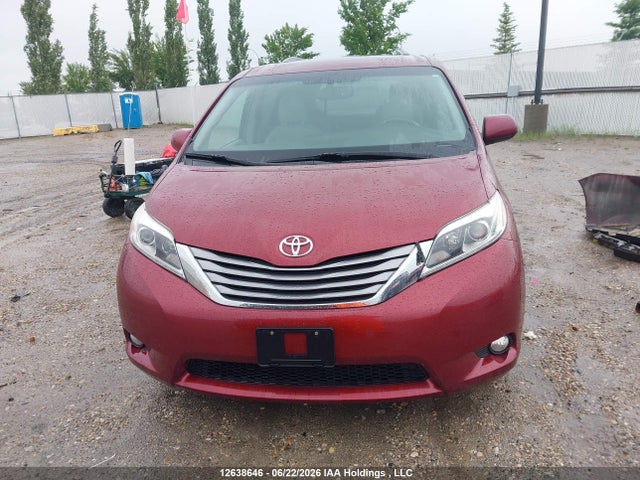 2015 Toyota Sienna Xle/limited მანქანა იყიდება აუქციონზე, vin: 5TDDK3DCXFS107158, აუქციონის ნომერი: 12638646