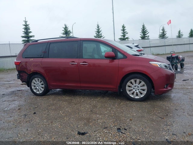 2015 Toyota Sienna Xle/limited მანქანა იყიდება აუქციონზე, vin: 5TDDK3DCXFS107158, აუქციონის ნომერი: 12638646