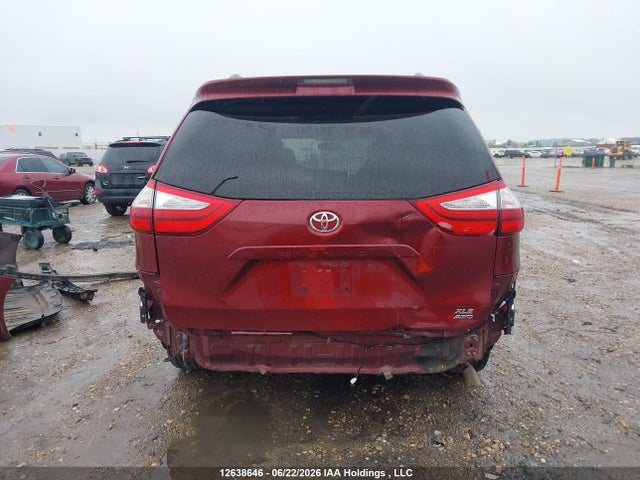 2015 Toyota Sienna Xle/limited მანქანა იყიდება აუქციონზე, vin: 5TDDK3DCXFS107158, აუქციონის ნომერი: 12638646
