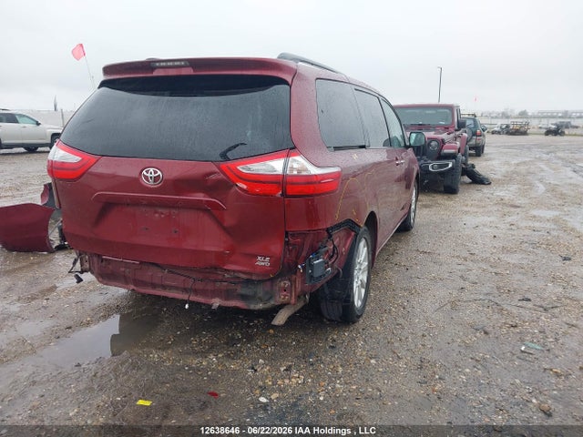 2015 Toyota Sienna Xle/limited მანქანა იყიდება აუქციონზე, vin: 5TDDK3DCXFS107158, აუქციონის ნომერი: 12638646