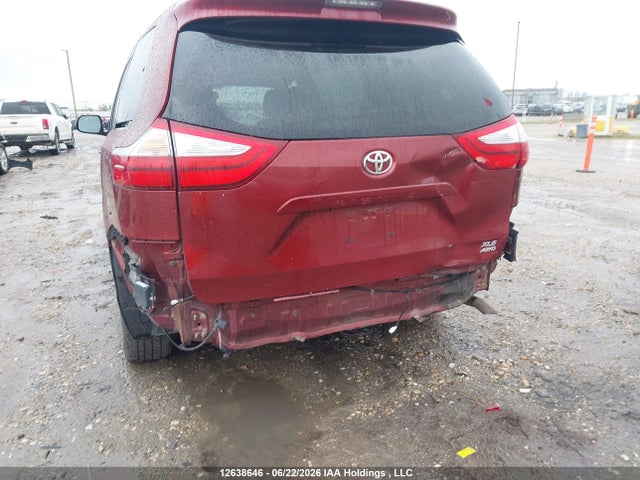 2015 Toyota Sienna Xle/limited მანქანა იყიდება აუქციონზე, vin: 5TDDK3DCXFS107158, აუქციონის ნომერი: 12638646