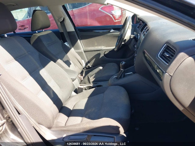 3VWB67AJ3GM400789 Volkswagen JETTA SE