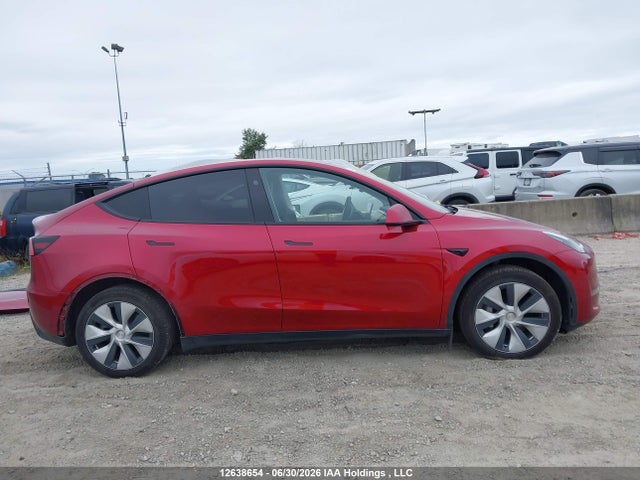 Tesla Model Y Long Range 2024 7SAYGDEE4RF006248 Image 14