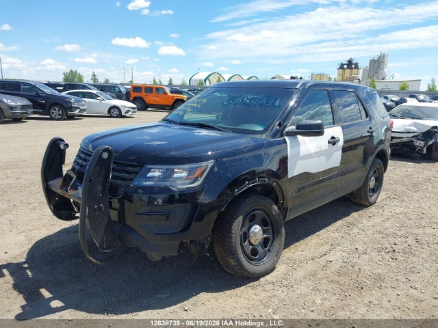 Ford Explorer Police Interceptor 2018 1FM5K8AR1JGB20731 Image 2
