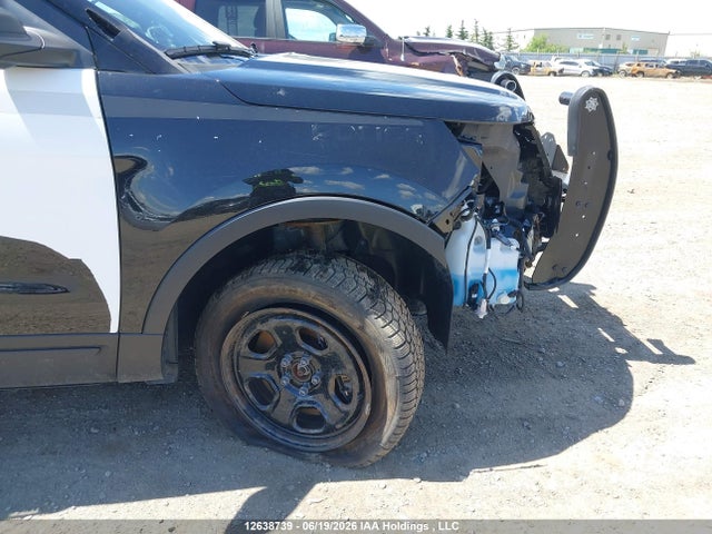 Ford Explorer Police Interceptor 2018 1FM5K8AR1JGB20731 Image 21