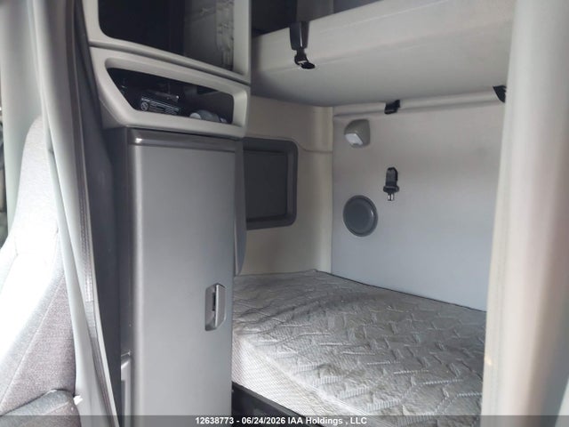 Продажа на аукционе авто 2022 Volvo Vnl, vin: 4V4NC9EH4NN291665, номер лота: 12638773