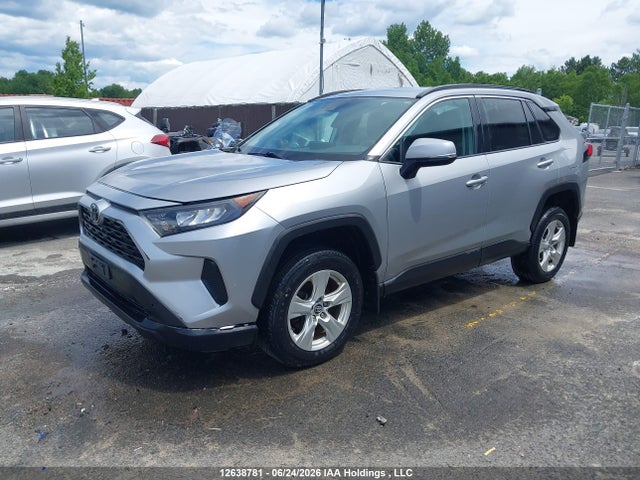 Toyota RAV4 LE 2019 2T3B1RFV8KW049667 Image 2