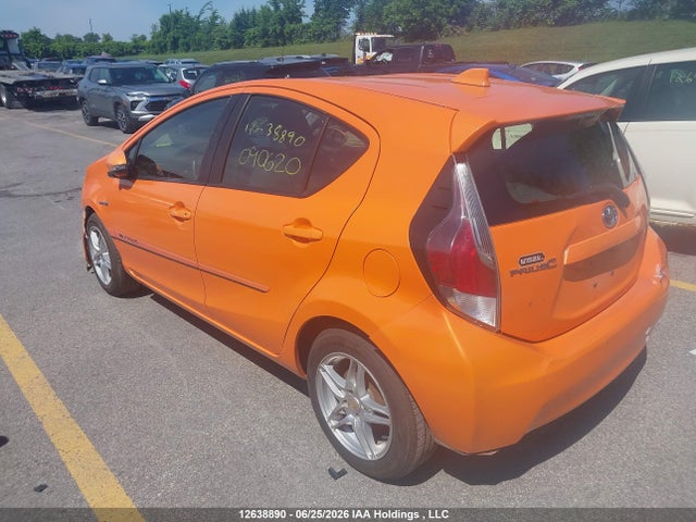 12638890 :رقم المزاد ، JTDKDTB34F1090620 vin ، 2015 Toyota Prius C مزاد بيع