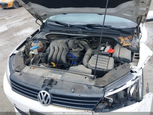 12638906 :رقم المزاد ، 3VWDK7AJ0BM040961 vin ، 2011 Volkswagen Jetta 2.0l Comfortline مزاد بيع