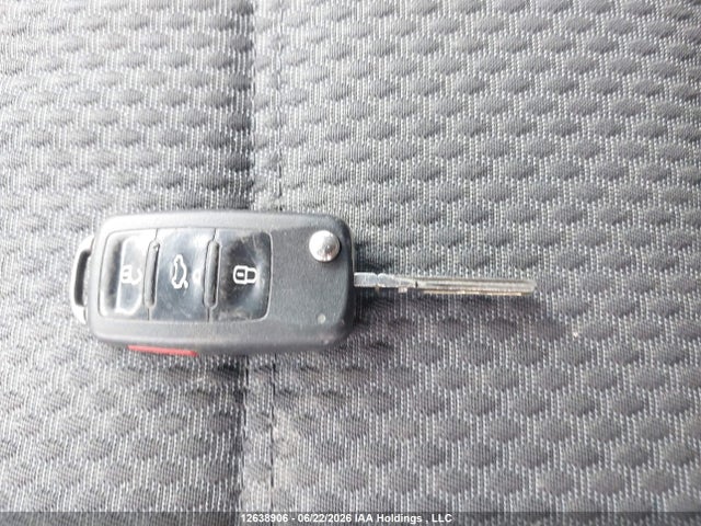 12638906 :رقم المزاد ، 3VWDK7AJ0BM040961 vin ، 2011 Volkswagen Jetta 2.0l Comfortline مزاد بيع