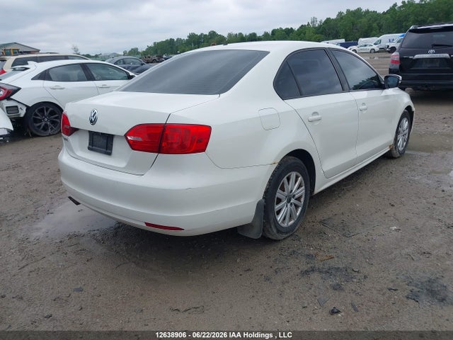 12638906 :رقم المزاد ، 3VWDK7AJ0BM040961 vin ، 2011 Volkswagen Jetta 2.0l Comfortline مزاد بيع