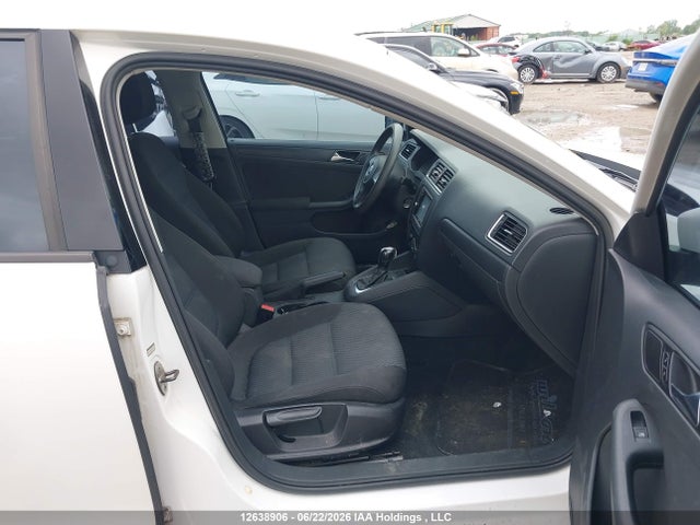 12638906 :رقم المزاد ، 3VWDK7AJ0BM040961 vin ، 2011 Volkswagen Jetta 2.0l Comfortline مزاد بيع