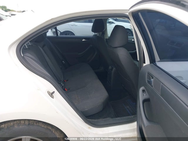 12638906 :رقم المزاد ، 3VWDK7AJ0BM040961 vin ، 2011 Volkswagen Jetta 2.0l Comfortline مزاد بيع