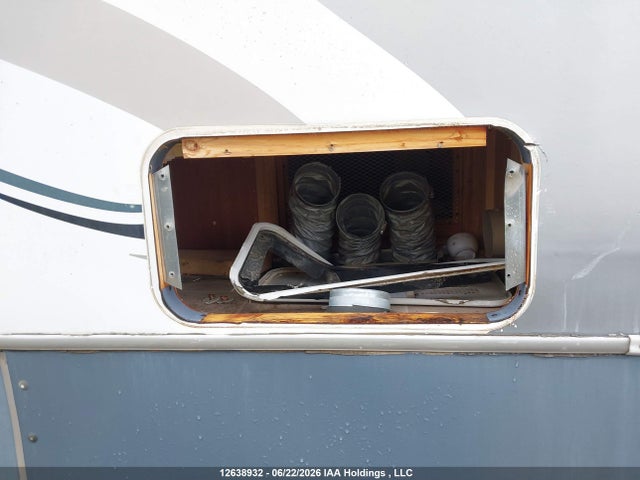 12638932 :رقم المزاد ، 2GRFW24T55S056830 vin ، 2005 Glendale Titanium Trailer مزاد بيع