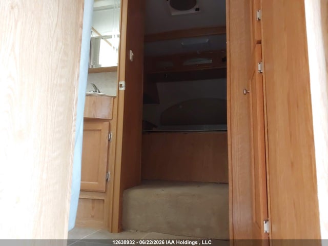 2005 Glendale Titanium Trailer მანქანა იყიდება აუქციონზე, vin: 2GRFW24T55S056830, აუქციონის ნომერი: 12638932
