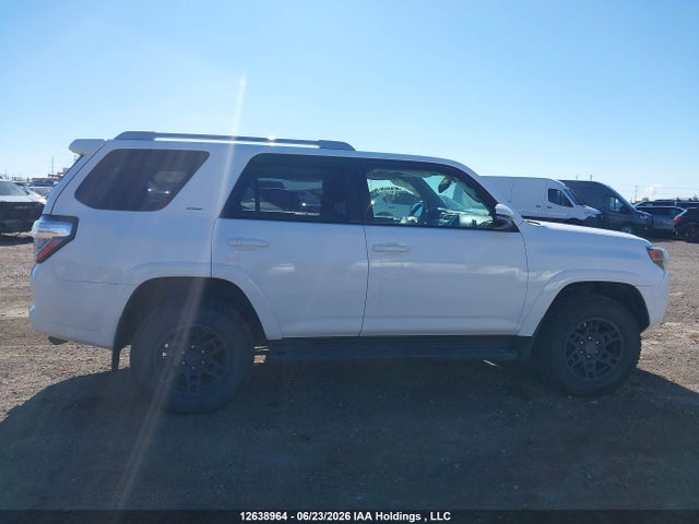 Toyota 4RUNNER SR5 2017 JTEBU5JR7H5479809 Image 14