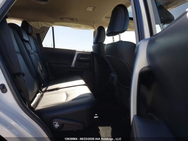 Toyota 4RUNNER SR5 2017 JTEBU5JR7H5479809 Image 8