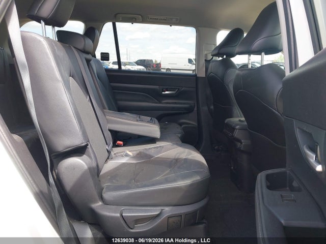 Toyota Grand Highlander Xle 2025 5TDAAAB58SS071575 Image 11