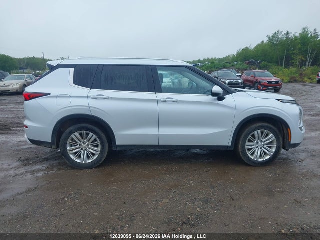 2024 Mitsubishi Outlander Le/se/sel მანქანა იყიდება აუქციონზე, vin: JA4J4VA86RZ604133, აუქციონის ნომერი: 12639095