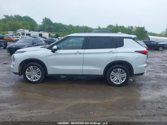2024 Mitsubishi Outlander Le/se/sel მანქანა იყიდება აუქციონზე, vin: JA4J4VA86RZ604133, აუქციონის ნომერი: 12639095