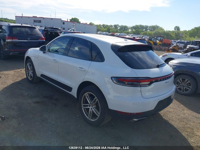 Porsche Macan 2019 WP1AA2A58KLB08227 Image 3