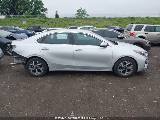 2020 Kia Forte მანქანა იყიდება აუქციონზე, vin: 3KPF54AD2LE208316, აუქციონის ნომერი: 12639142