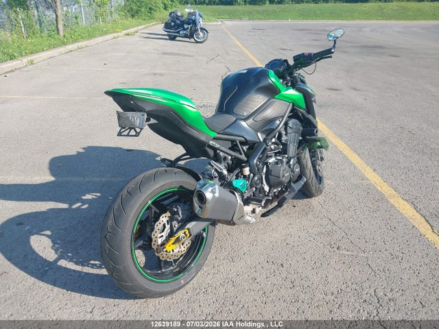 Kawasaki ZR900 2018 JKAZR2B1XJA004738 Image 4