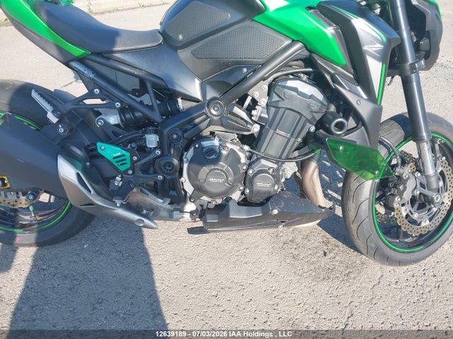 Kawasaki ZR900 2018 JKAZR2B1XJA004738 Image 8