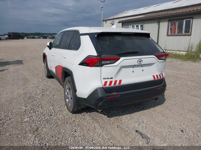 Toyota RAV4 LE 2022 2T3B1RFV8NC272345 Image 3