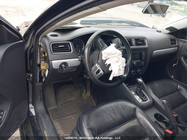 2013 Volkswagen Jetta Hybrid მანქანა იყიდება აუქციონზე, vin: 3VW637AJ5DM240307, აუქციონის ნომერი: 12639210