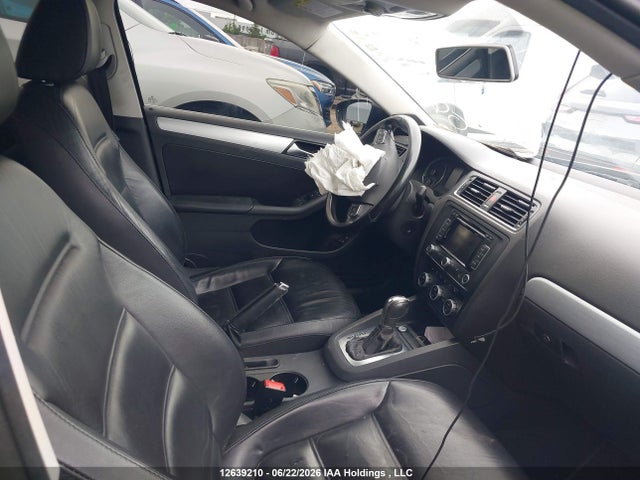 2013 Volkswagen Jetta Hybrid მანქანა იყიდება აუქციონზე, vin: 3VW637AJ5DM240307, აუქციონის ნომერი: 12639210