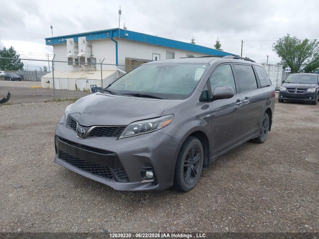 2019 Toyota Sienna Se/se Premium მანქანა იყიდება აუქციონზე, vin: 5TDEZ3DC9KS211490, აუქციონის ნომერი: 12639230