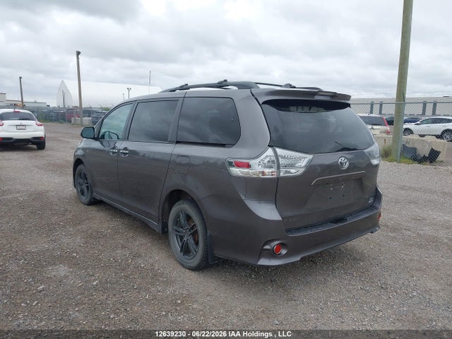 2019 Toyota Sienna Se/se Premium მანქანა იყიდება აუქციონზე, vin: 5TDEZ3DC9KS211490, აუქციონის ნომერი: 12639230
