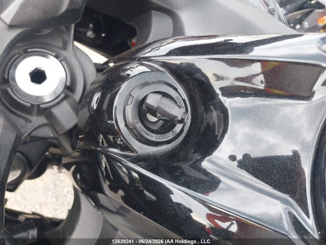 Kawasaki Ex650 F 2019 JKAEXEK13KDA33068 Image 11