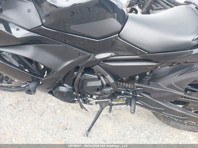 Kawasaki Ex650 F 2019 JKAEXEK13KDA33068 Image 9