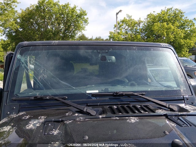 1C4BJWEG5GL332524 Jeep Wrangler Unlimited Sahara