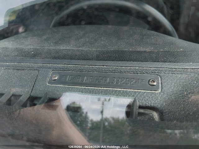 1C4BJWEG5GL332524 Jeep Wrangler Unlimited Sahara