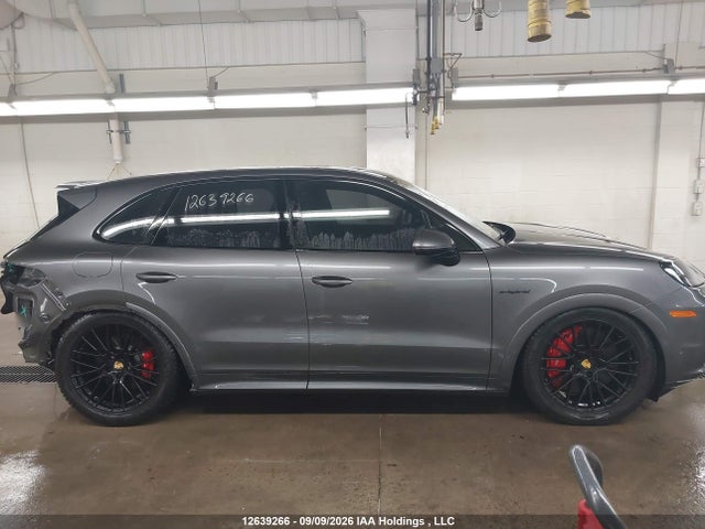 WP1AM2AY4TDA30008 Porsche Cayenne E-hybrid Turbo
