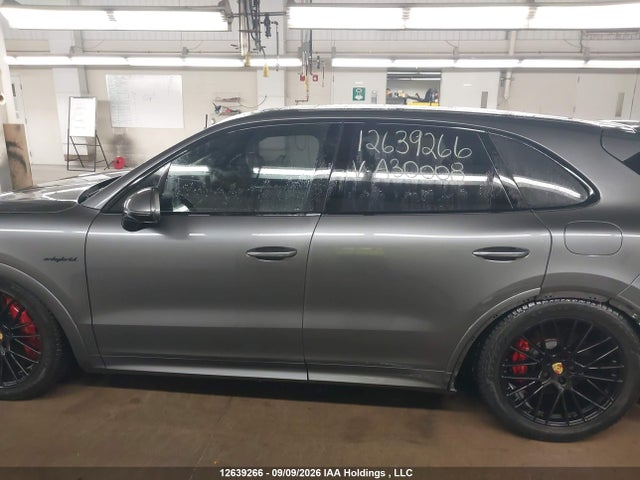 WP1AM2AY4TDA30008 Porsche Cayenne E-hybrid Turbo