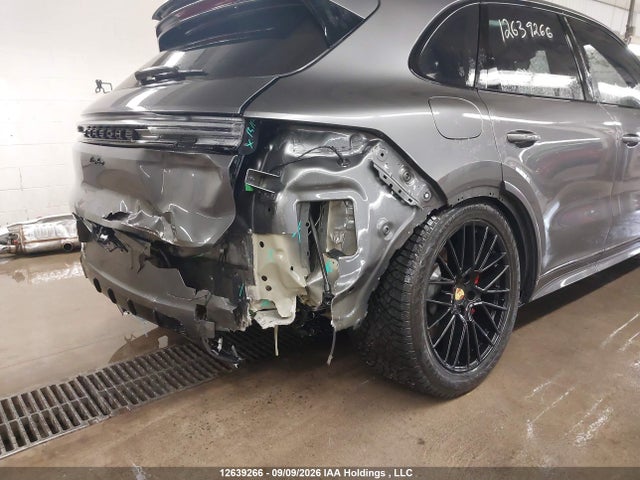 WP1AM2AY4TDA30008 Porsche Cayenne E-hybrid Turbo