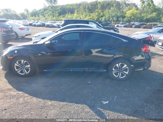Honda Civic 2018 2HGFC2F57JH028358 Image 14