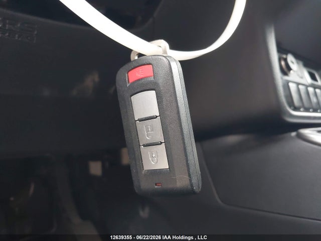 12639355 :رقم المزاد ، JA4AZ2A30JZ603309 vin ، 2018 Mitsubishi Outlander Es مزاد بيع