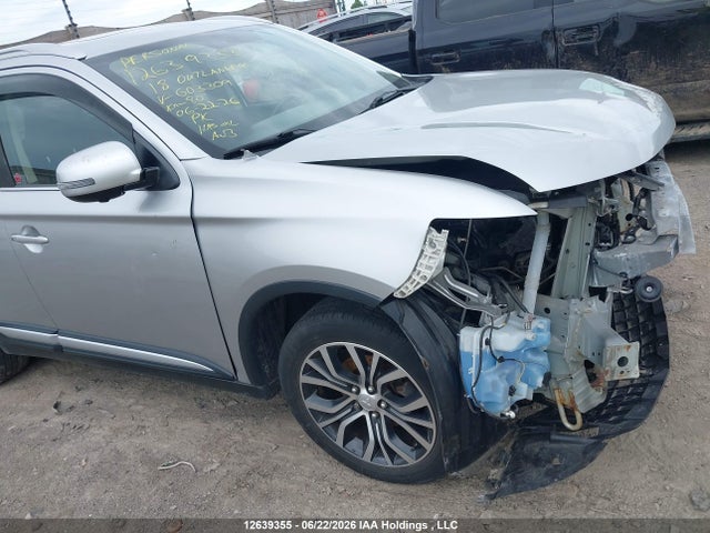 12639355 :رقم المزاد ، JA4AZ2A30JZ603309 vin ، 2018 Mitsubishi Outlander Es مزاد بيع