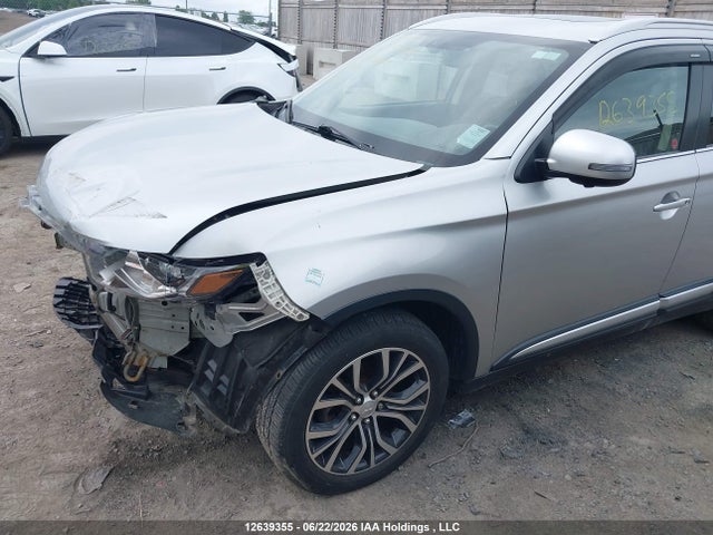 12639355 :رقم المزاد ، JA4AZ2A30JZ603309 vin ، 2018 Mitsubishi Outlander Es مزاد بيع