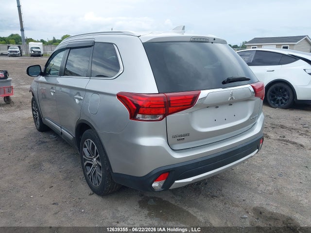 12639355 :رقم المزاد ، JA4AZ2A30JZ603309 vin ، 2018 Mitsubishi Outlander Es مزاد بيع