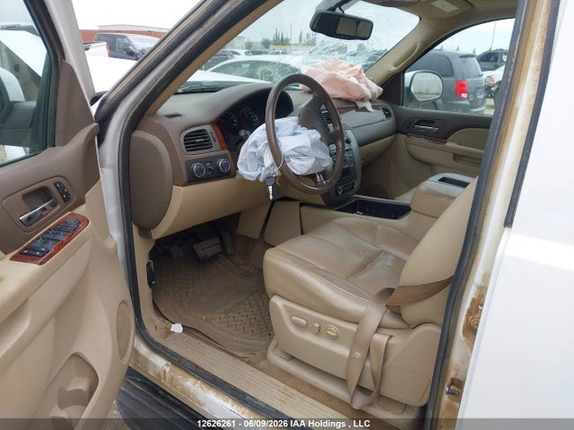 2010 Gmc Yukon Xl 1500 Slt მანქანა იყიდება აუქციონზე, vin: 1GKUKKE32AR205038, აუქციონის ნომერი: 12626261