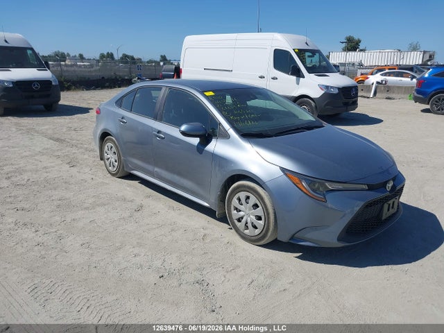 12639476 :رقم المزاد ، 5YFBPMBE0NP306536 vin ، 2022 Toyota Corolla Le/xle مزاد بيع