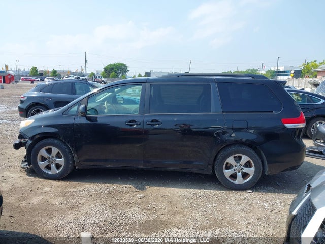 2011 Toyota Sienna Le მანქანა იყიდება აუქციონზე, vin: 5TDKK3DC3BS089989, აუქციონის ნომერი: 12639539